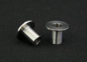 10mmサイズ ロッドエンドの穴を8mmにサイズダウンするアダプター。耐久性を考えてステンレス削り出しで、耐腐食性と耐圧性を考えて製作しました。