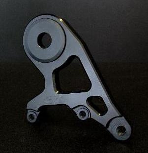 ブレンボ レーシングキャリパー用リアサポート